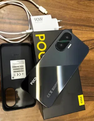 POCOF7 الا بالله بطاريه 100٪جديد مستعمل شهر ويأتي بكامير50ميلاجابكسل ومعالج snapdragon 8sGen4