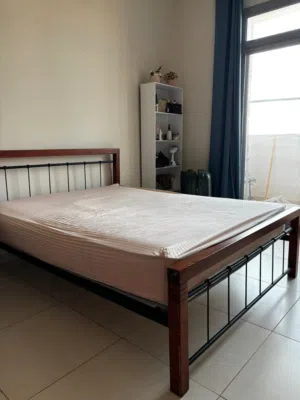 Queen Size Wooden Bed Frame with Mattress