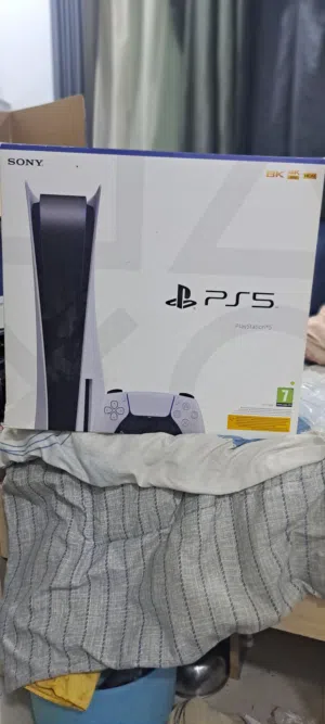بلاى ستيشن 5 رقم واحد شبه جديده بكارتونها استعمال بسيط جدا .