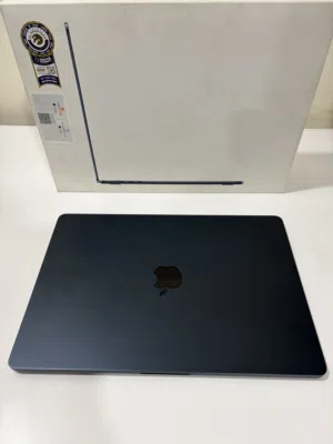 ماك بوك اير M3 حجم 15 الكبير عربي شرق اوسط رام 16GB