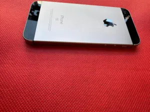 iPhone 5SE 32GB All application working