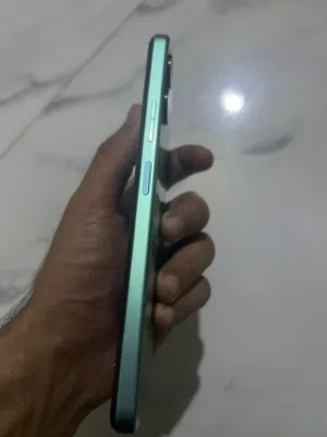 جهاز نظيف مخلي فقط للتصال مبدل بي شاشه تجي تفحص وتشوف ابعينك جهاز لا يصرف شحن ولا اي شي بي فقط شاشه
