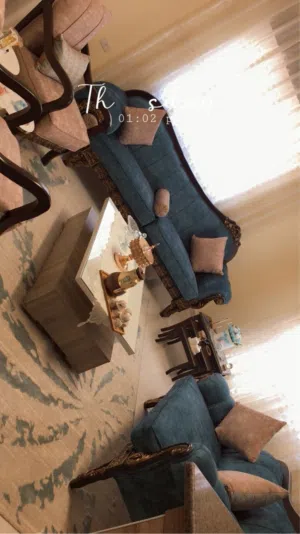 كنب تقيل خشب زان جديد ولا خدشه فيه