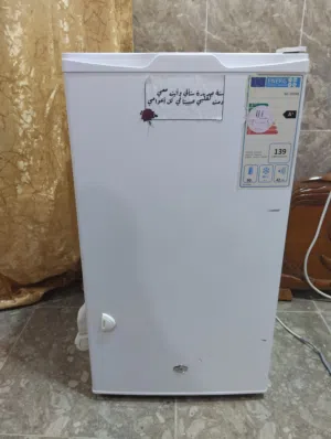 ثلاجه نضيفه وشغاله ومبيهه اي عطل ب 100مكان البصرة شط العرب لجزيرة ليوبه قرب مدرسه لصقر