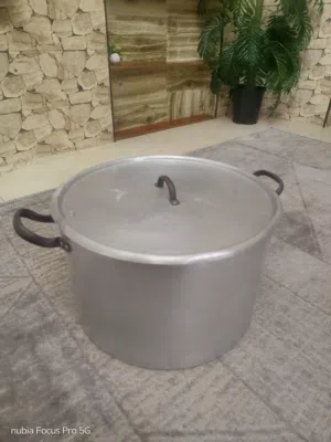 طنجرة المنيوم حجم كبير