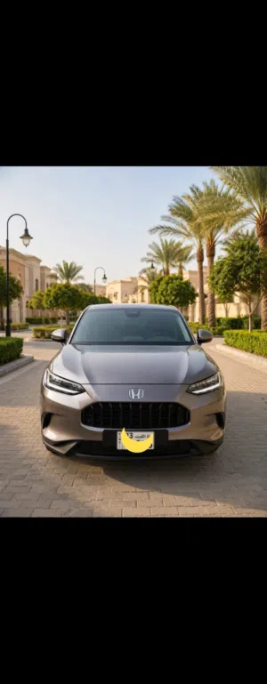 فرصه ذهبيه  للبيع هوندا zrv 2025 كالجديده  ممشي 4500 kilo  for sale  honda zrv same new