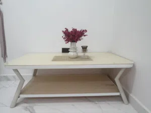 طاولة بحالة ممتازة