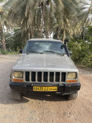 Used Jeep Cherokee in Al Dakhiliya