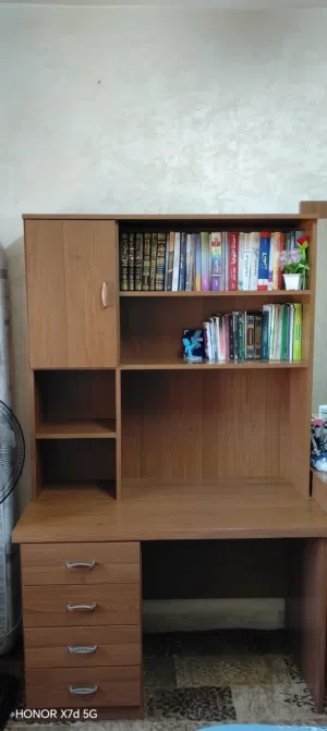 مكتب دراسي و دروج