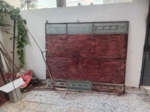 زوز ابواب حديد نظاف للبيع