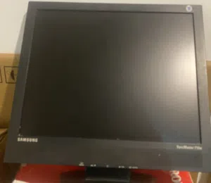 للبيع شاشه كمبيوتر سامسونج