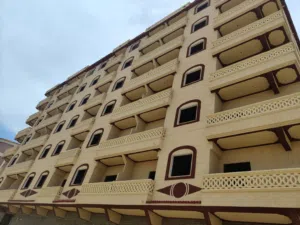 مقدم 200الف بس استلم شقتك في الساحل الشمالي فيو بحر بانورامي 100متر  الصيف مستنيك