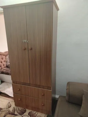 خزانه البسه