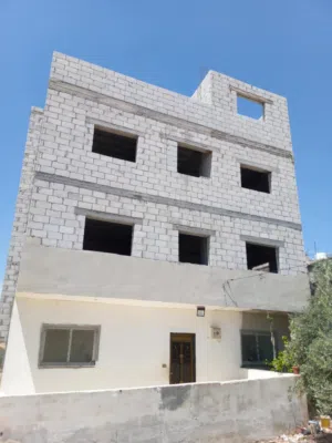 117 m2 3 Bedrooms Townhouse for Sale in Irbid Sal