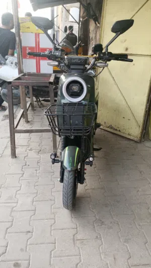 R9 مديل 2025 لون زيتوني