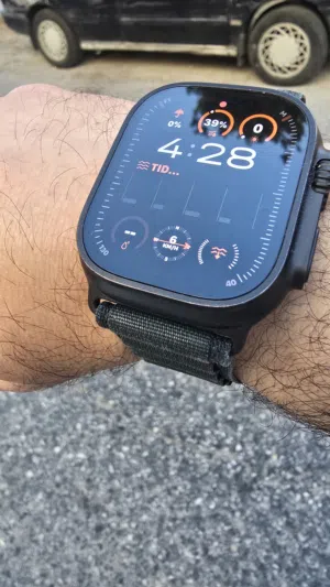 ساعة Apple Ultra 2 مميزة وشبابية لأصحاب النشاطات الرياضية