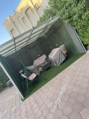 نضيف على السوم إن شاء الله كامل الأغراض