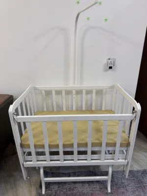 سرير اطفال هزاز