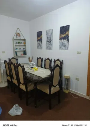 طاولة الطعام للبيع