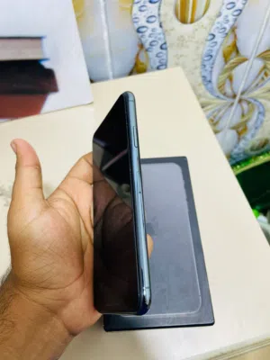 Apple iPhone 11 Pro Max 128 GB in Basra