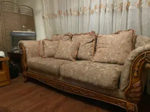 طقم كنب فاخر للبيع