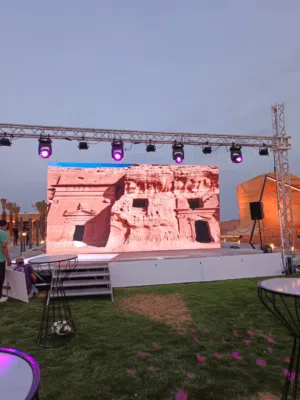 تجهيز إضاءة وشاشات الحفلات والفعاليات