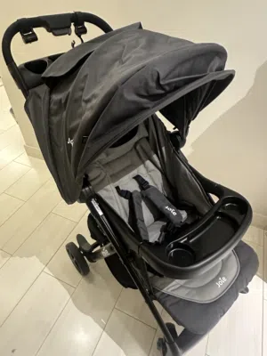 Stroller للبيع