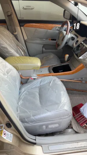 Used Toyota Avalon in Dhofar