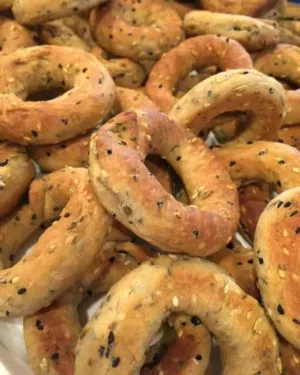 كعك اساور حسب الطلب متوفر توصيل قبل العيد