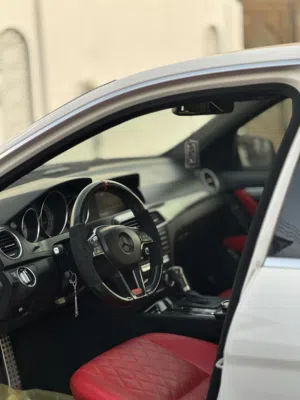 Used Mercedes Benz C-Class in Al Dakhiliya