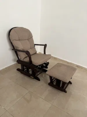 كرسي هزاز مع مسند ارجل هزاز صناعه اوروبي خشب زان فيتنامي