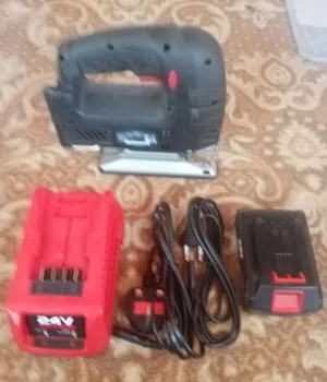 متوفره معي منشار يعمل بالبطارية اصليه