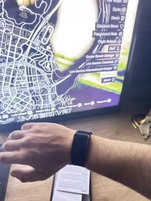 للبيع سوار رياضي ذكي Screenless Fitness Band شبيه بـ WHOOP