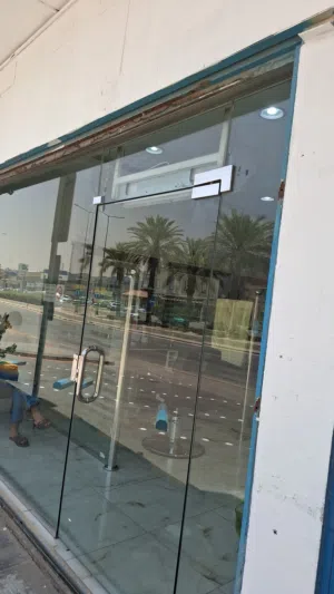 مركبات زجاج المينوم باب المينوم
