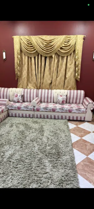 Very clean and beautiful just like new