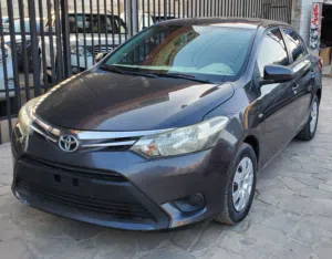 تويوتا يارس موديل2015 جير تمتيك مجمرك مرتين وارد ماشيه73 الف كيلو سعر6700 دولار