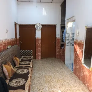 دار للبيع في الجمهوريه موقع مميز قريب الشارع العام ب40م على شارع 10م بناء حديث . الوصف مهم