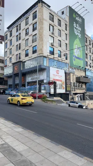 مكتب للبيع او للإيجار 60م