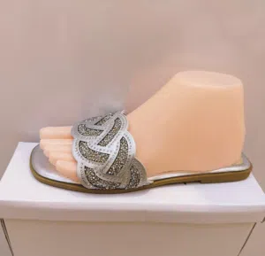 نعال شنط نسائيه