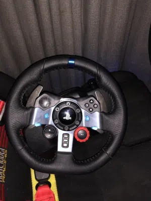 للبيع: طقم Logitech G29 (المقود جديد لم يُستخدم)