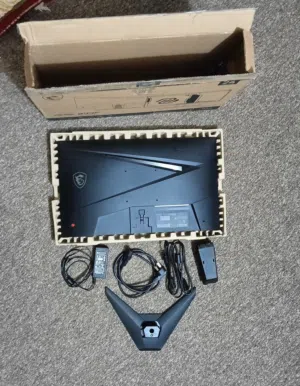 شاشة ماركة MSI حجم 24 موديل MAG 244 F تردد 200HZ و سرعة استجابة 0.5ms