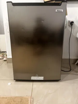 فريزر ونسا 3.5 قدم بحاله ممتازه