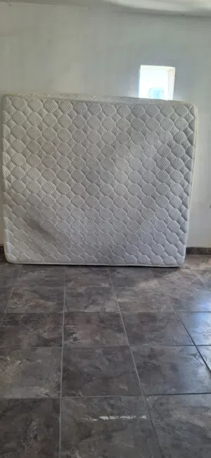 جانبية تخت بحالة الجديد  استعمال خفيف طبية مش سوست للبيع