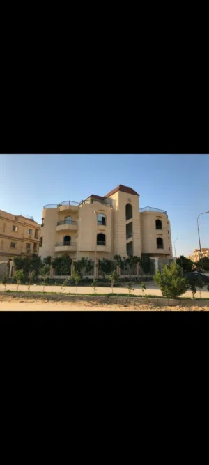 ‏خمس طوابق وأكثر ‏.‏ 700 م٢ ‏.‏ الوسيط‏2
