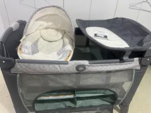 سرير أطفال من ماركة جراكو