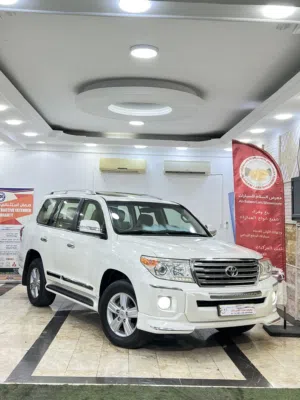 Used Toyota Land Cruiser in Muscat