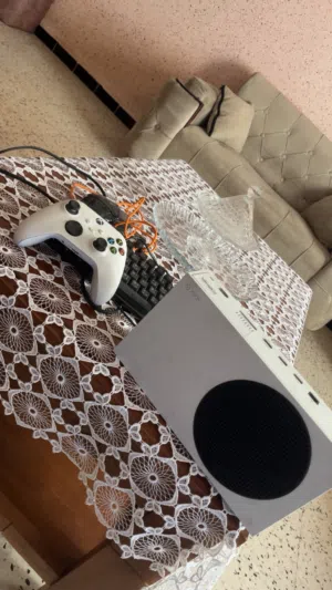 Xbox série s + clavier gaming + souris gaming professionnels