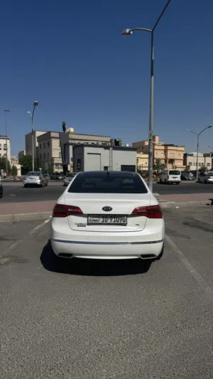 Used Kia Cadenza in Farwaniya