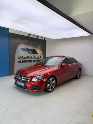 Mercedes-Benz E300 بحالة الوكالة وقمة في النظافة