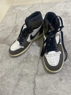 احذية شبه جديدة